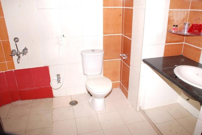 Hotel Clifton Hyderabad Bagian luar foto