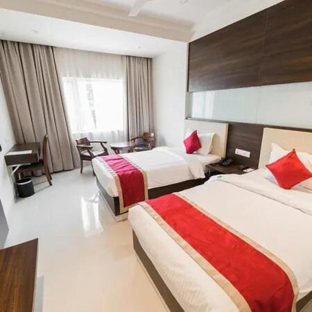 Hotel Clifton Hyderabad Bagian luar foto