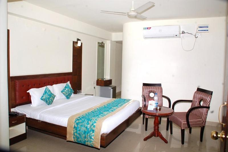 Hotel Clifton Hyderabad Bagian luar foto